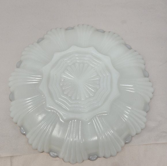 Anchor Hocking Fire-King Milk Glass-Gold Relish Cheese Cracker Dish 3 Sections - Picture 6 of 12